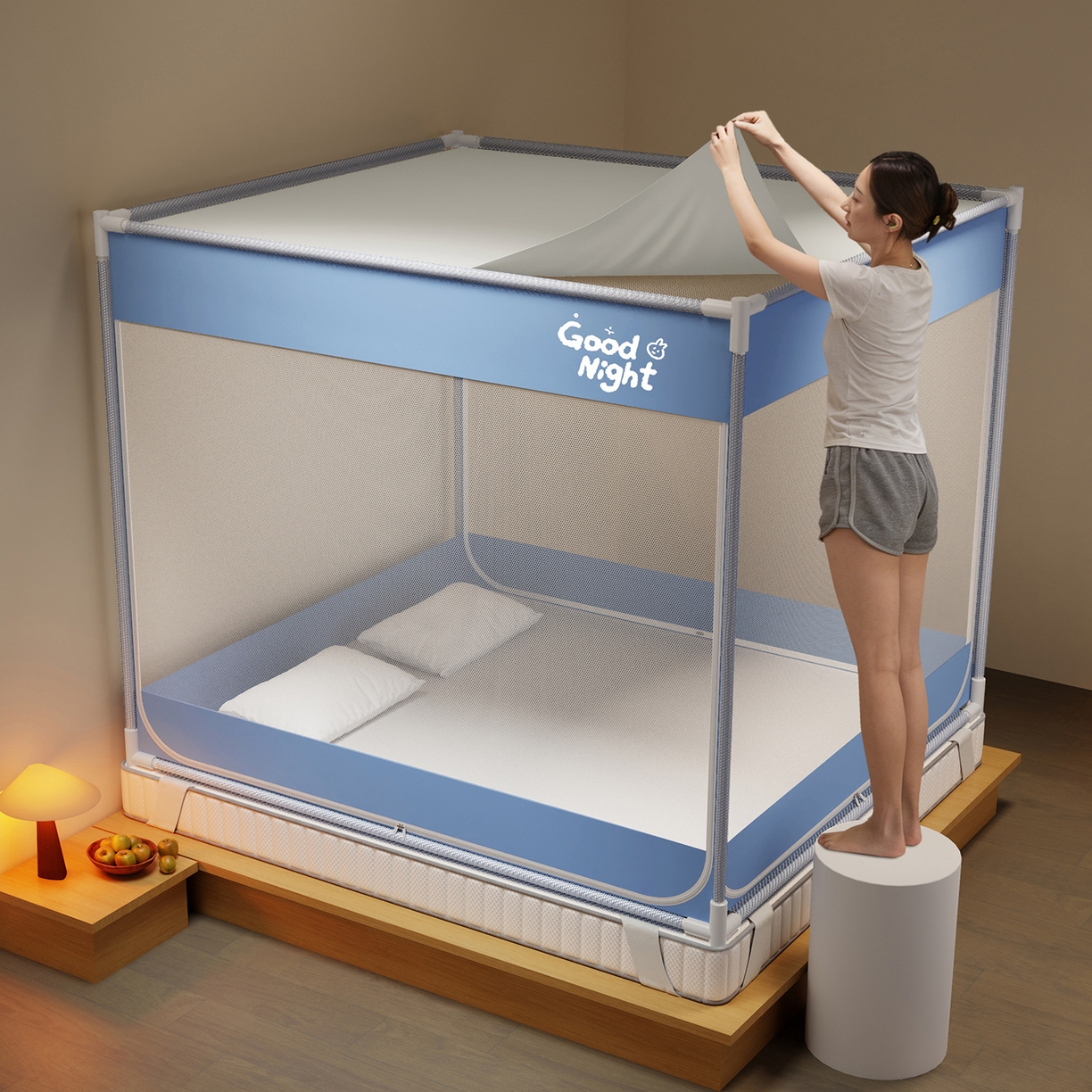 91家纺网 家纺一手货源 找家纺 初心家纺 2026新款外穿杆坐床防摔蚊帐-场景一 蓝-字母