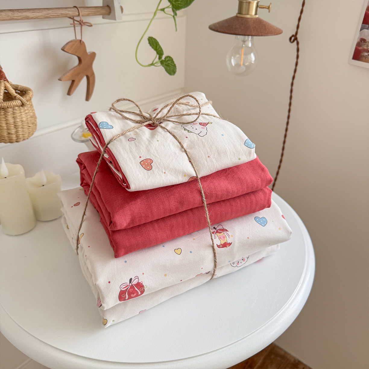 91家纺网 家纺一手货源 找家纺 罗亿家纺 2026年新款泡芙水洗棉双层纱四件套 苹果乐园