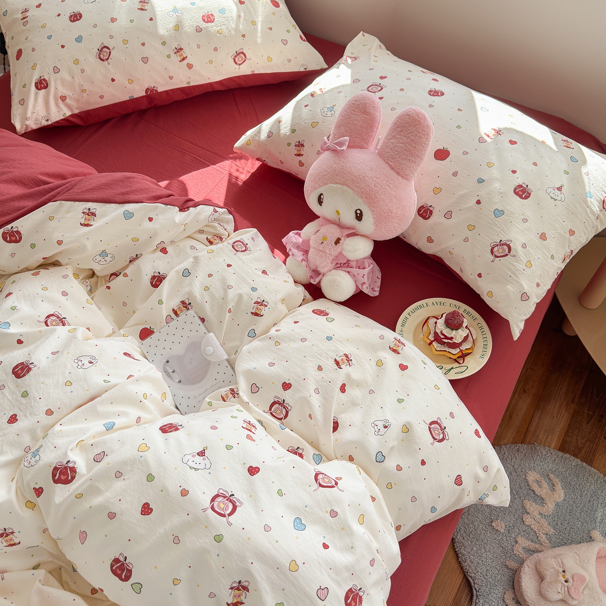 91家纺网 家纺一手货源 找家纺 罗亿家纺 2026年新款泡芙水洗棉双层纱四件套 苹果乐园