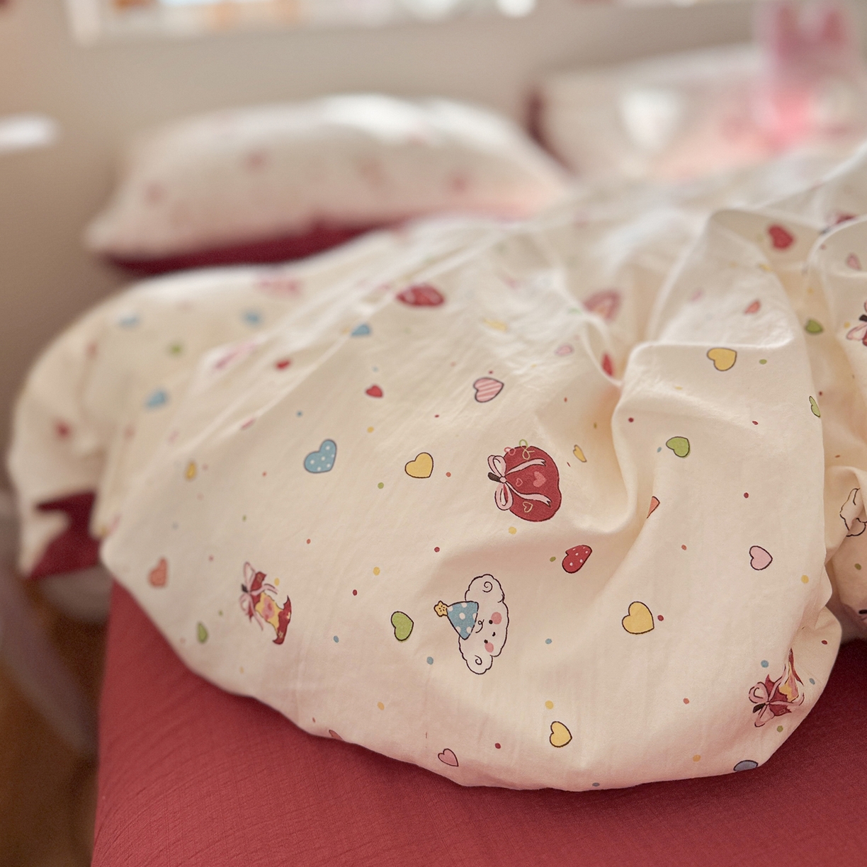 91家纺网 家纺一手货源 找家纺 罗亿家纺 2026年新款泡芙水洗棉双层纱四件套 苹果乐园