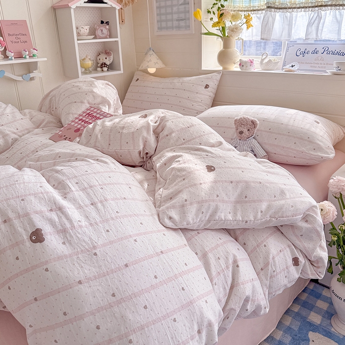 91家纺网 家纺一手货源 找家纺 罗亿家纺 2026年新款泡芙水洗棉双层纱四件套 文艺小熊