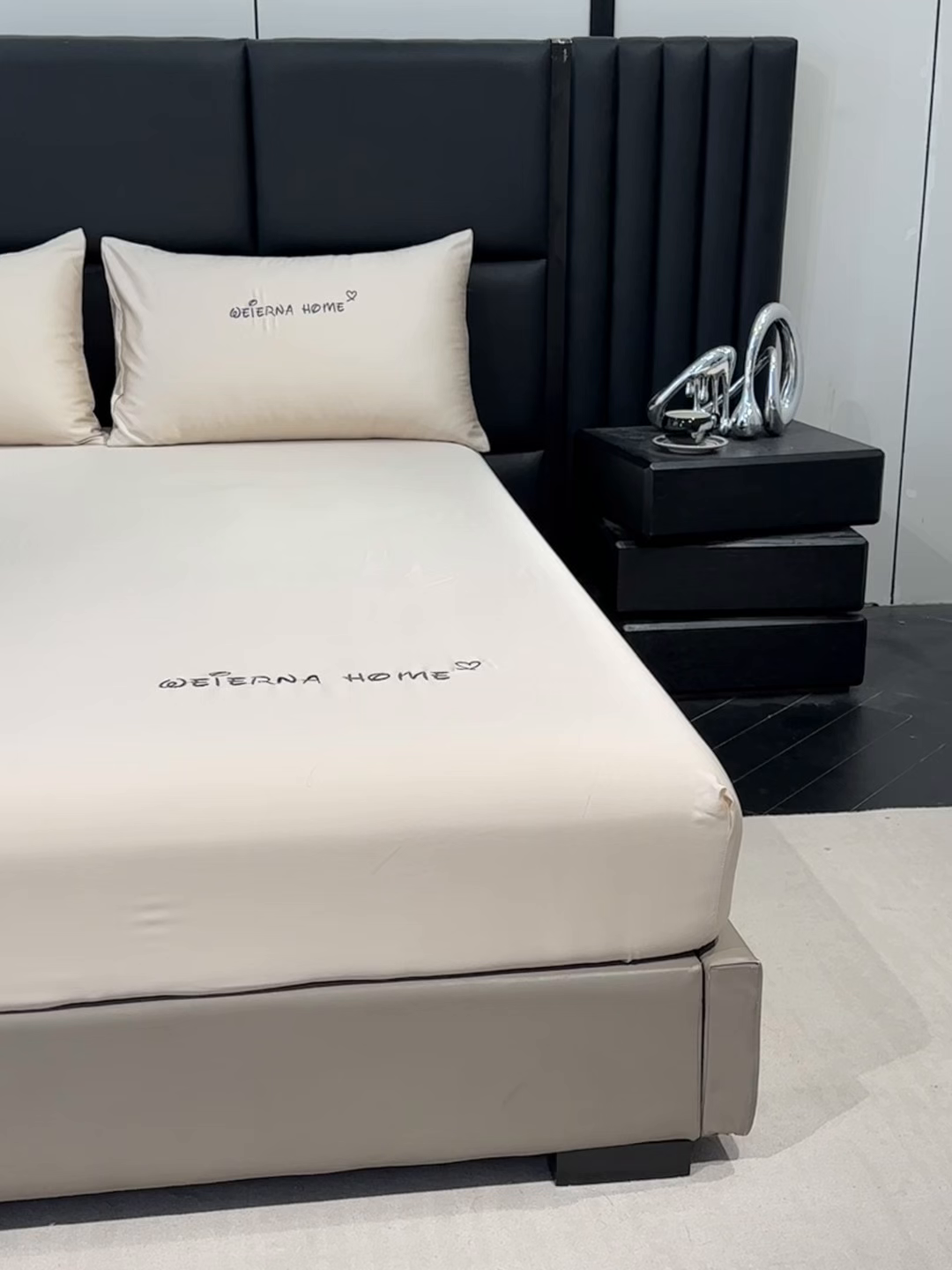 91家纺网 家纺一手货源 找家纺 利欧 2026新款水洗真丝-LI利-单床笠床笠三件套 利-香槟金