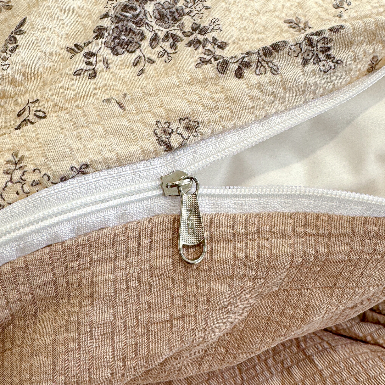 91家纺网 家纺一手货源 找家纺 竹合家纺 2026春夏新品高克重A类泡芙纱泡泡皱皱纱四件套 暮野