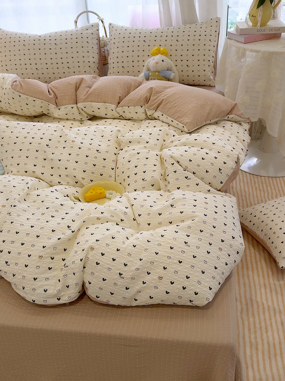 91家纺网 家纺一手货源 找家纺 竹合家纺 2026春夏新品高克重A类泡芙纱泡泡皱皱纱四件套 爱意浓