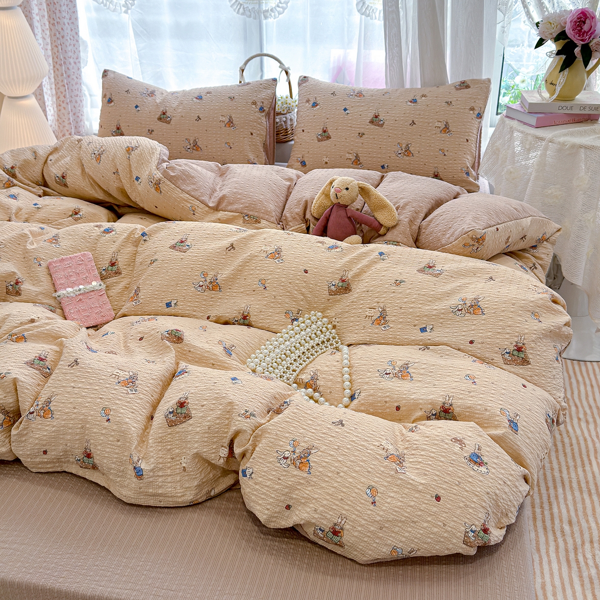 91家纺网 家纺一手货源 找家纺 竹合家纺 2026春夏新品高克重A类泡芙纱泡泡皱皱纱四件套 彼得兔