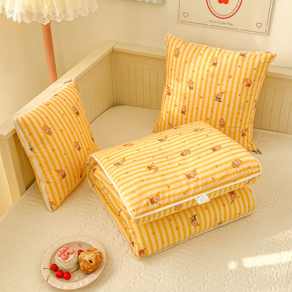 91家纺网 家纺一手货源 找家纺 番茄+ 2026新款全棉纯棉13070小清新卡通全棉系列抱枕被 星星芝士