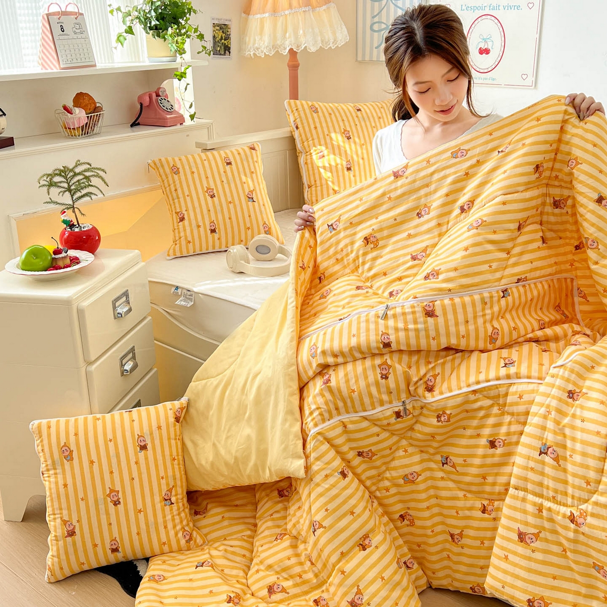 91家纺网 家纺一手货源 找家纺 番茄+ 2026新款全棉纯棉13070小清新卡通全棉系列抱枕被 星星芝士