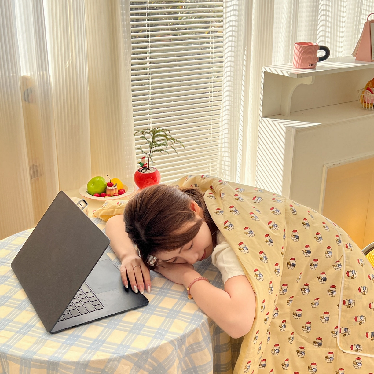 91家纺网 家纺一手货源 找家纺 番茄+ 2026新款全棉纯棉13070小清新卡通全棉系列抱枕被 面包狗