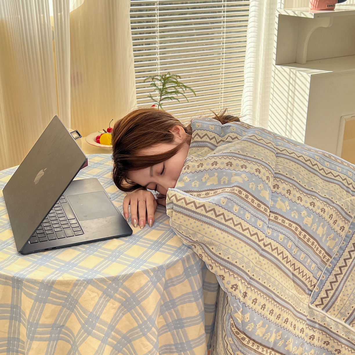 91家纺网 家纺一手货源 找家纺 番茄+ 2026新款全棉纯棉13070小清新卡通全棉系列抱枕被 费尔岛-西高地