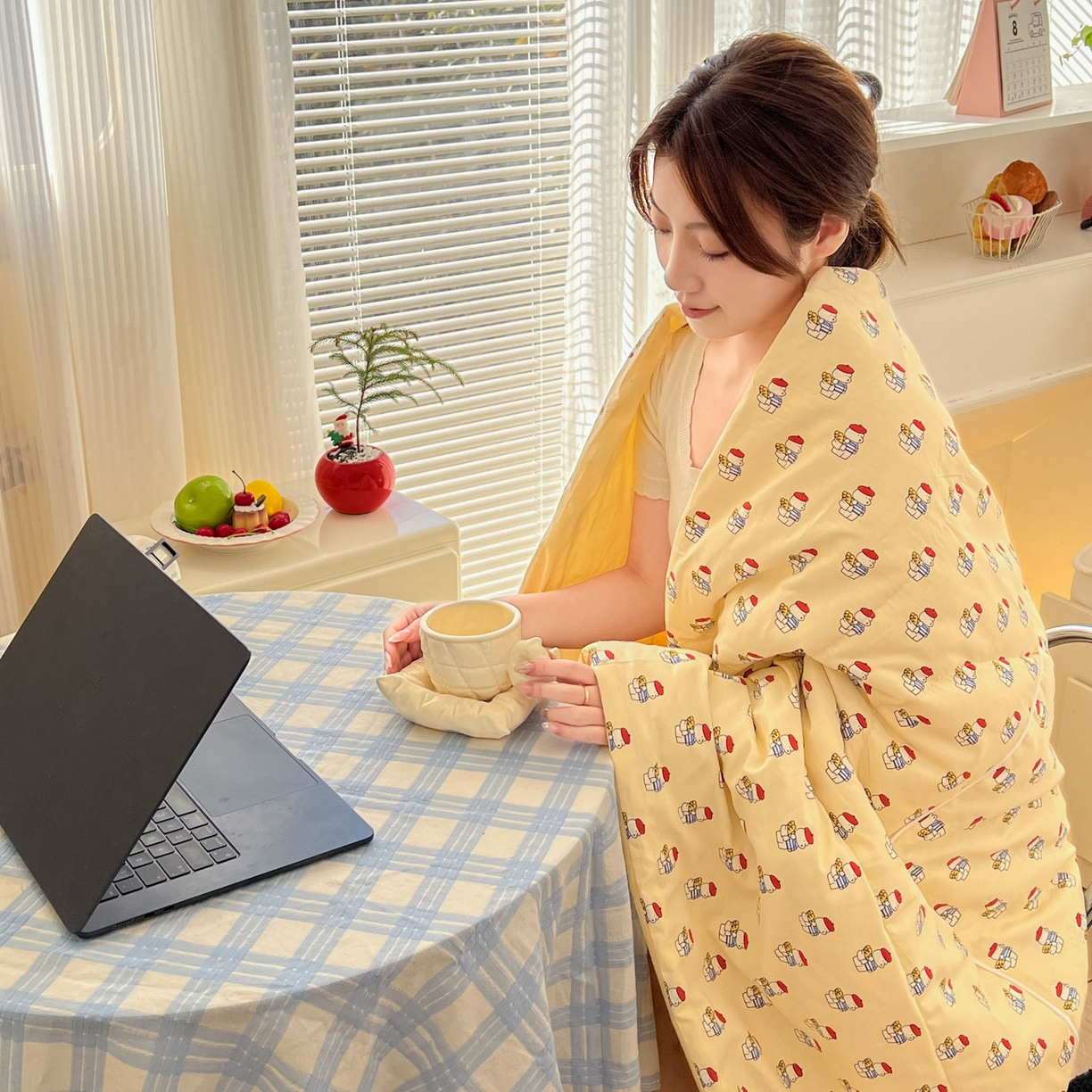 91家纺网 家纺一手货源 找家纺 番茄+ 2026新款全棉纯棉13070小清新卡通全棉系列抱枕被 面包狗