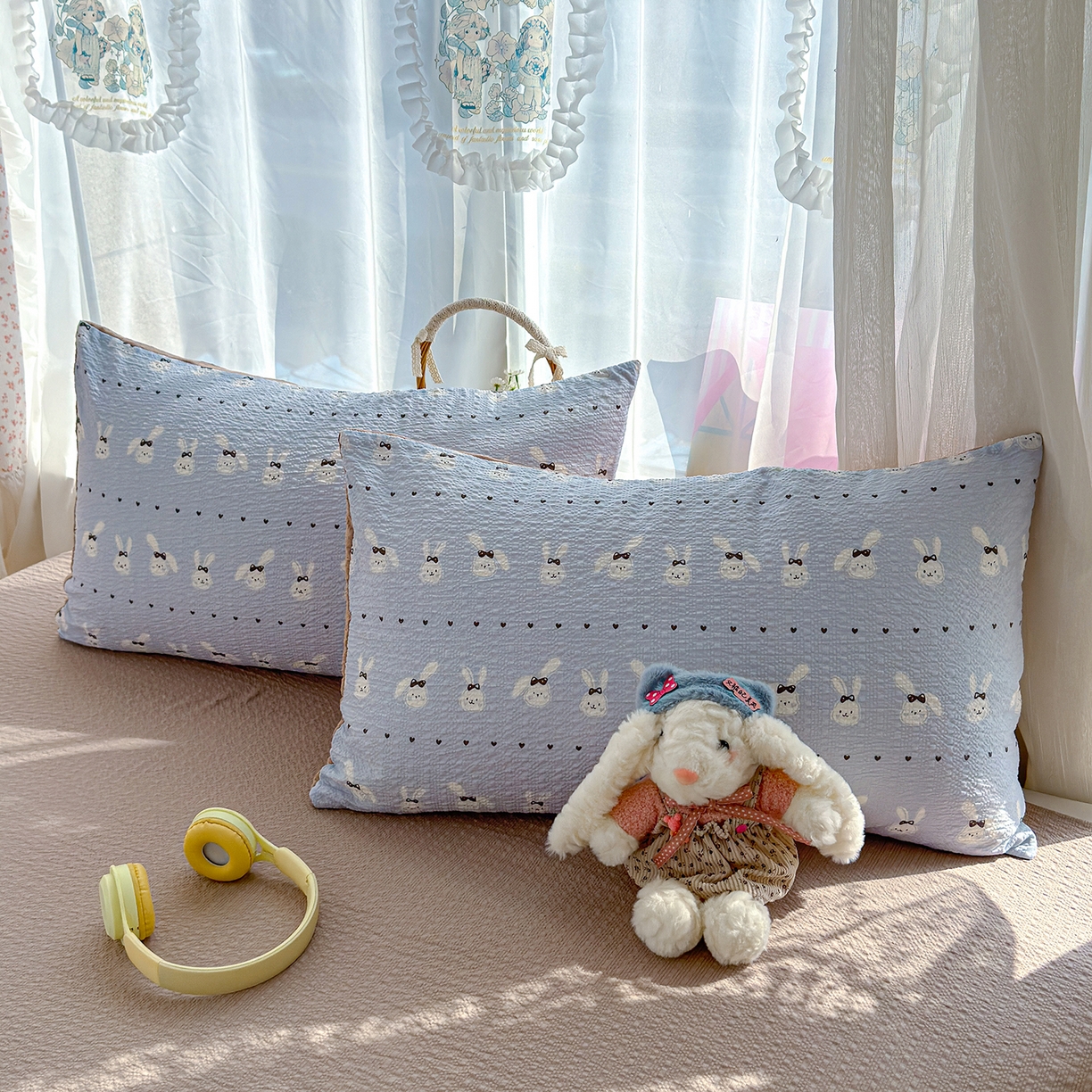 91家纺网 家纺一手货源 找家纺 竹合家纺 2026春夏新品高克重A类泡芙纱泡泡皱皱纱四件套 布丁小兔