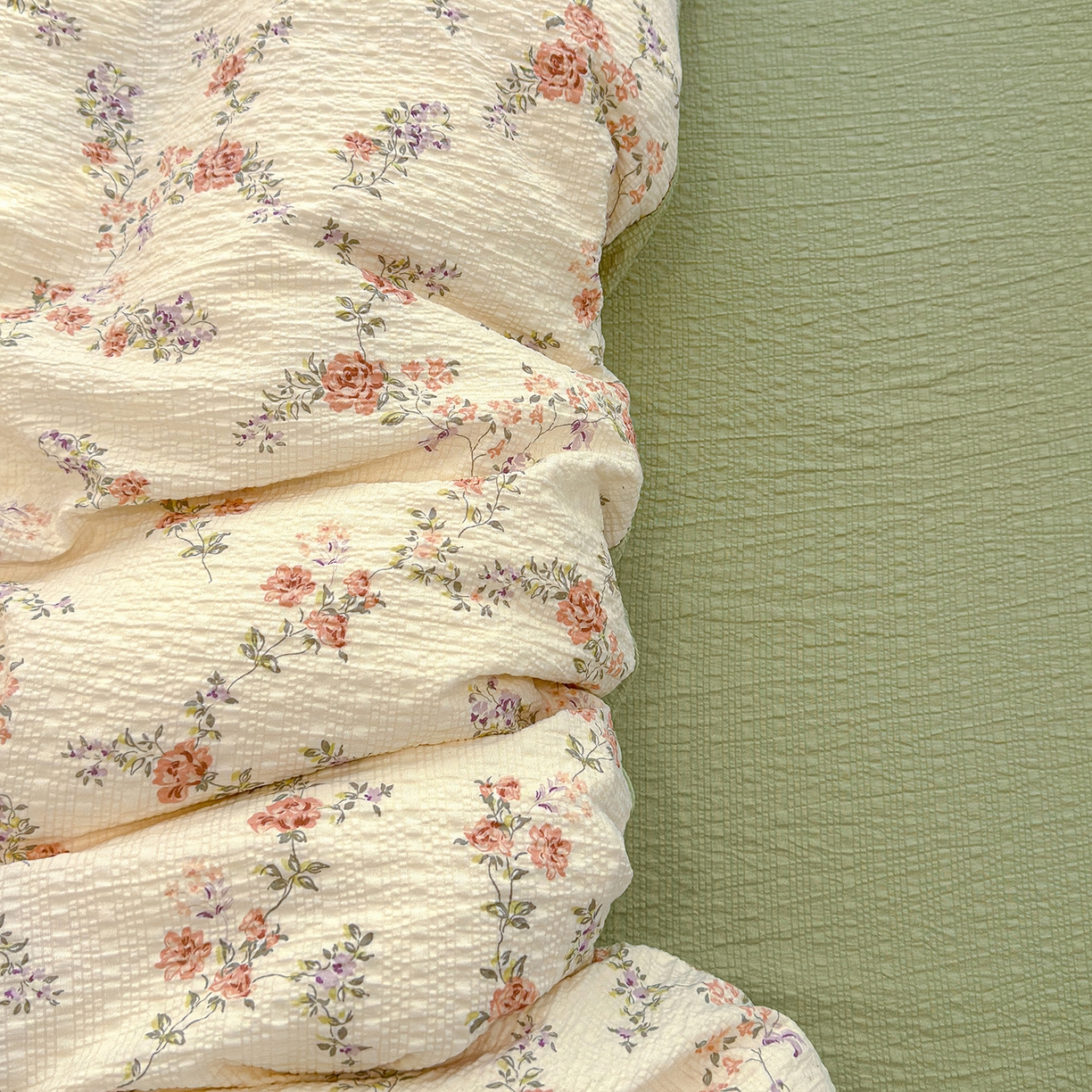 91家纺网 家纺一手货源 找家纺 竹合家纺 2026春夏新品高克重A类泡芙纱泡泡皱皱纱四件套 山花漫