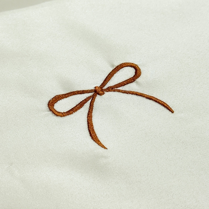 91家纺网 家纺一手货源 找家纺 憨豆家纺 2026新款水洗冰丝夏被四件套（升级抗菌棉）水洗真丝绣花系列夏凉被跨境外贸空调被 蝴蝶结-奶黄绿