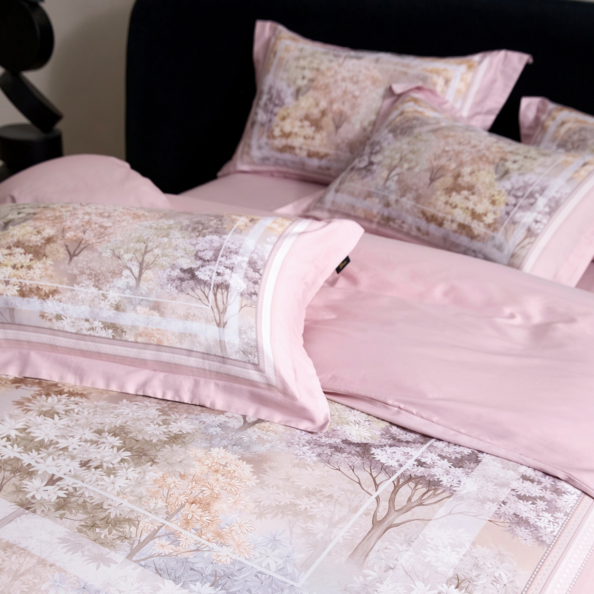 91家纺网 家纺一手货源 找家纺 梧桐树 2026新款60长绒棉平网大版系列四件套 P20锦瑟粉