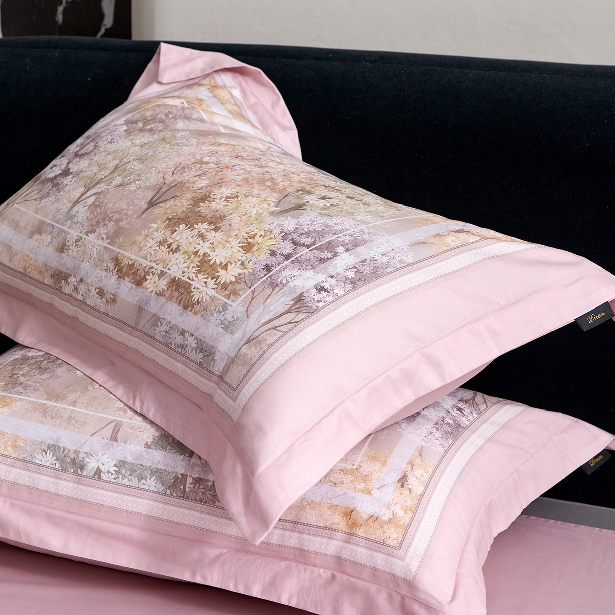 91家纺网 家纺一手货源 找家纺 梧桐树 2026新款60长绒棉平网大版系列四件套 P20锦瑟粉