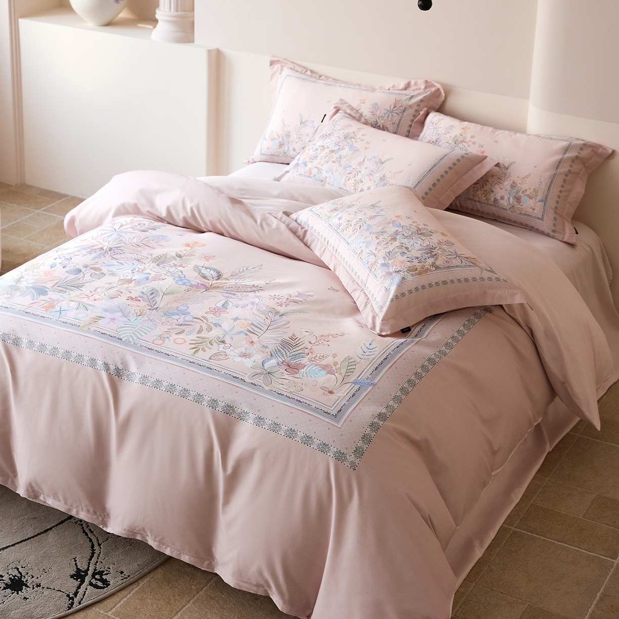 91家纺网 家纺一手货源 找家纺 梧桐树 2026新款60长绒棉平网大版系列四件套 P22梦之瑶粉