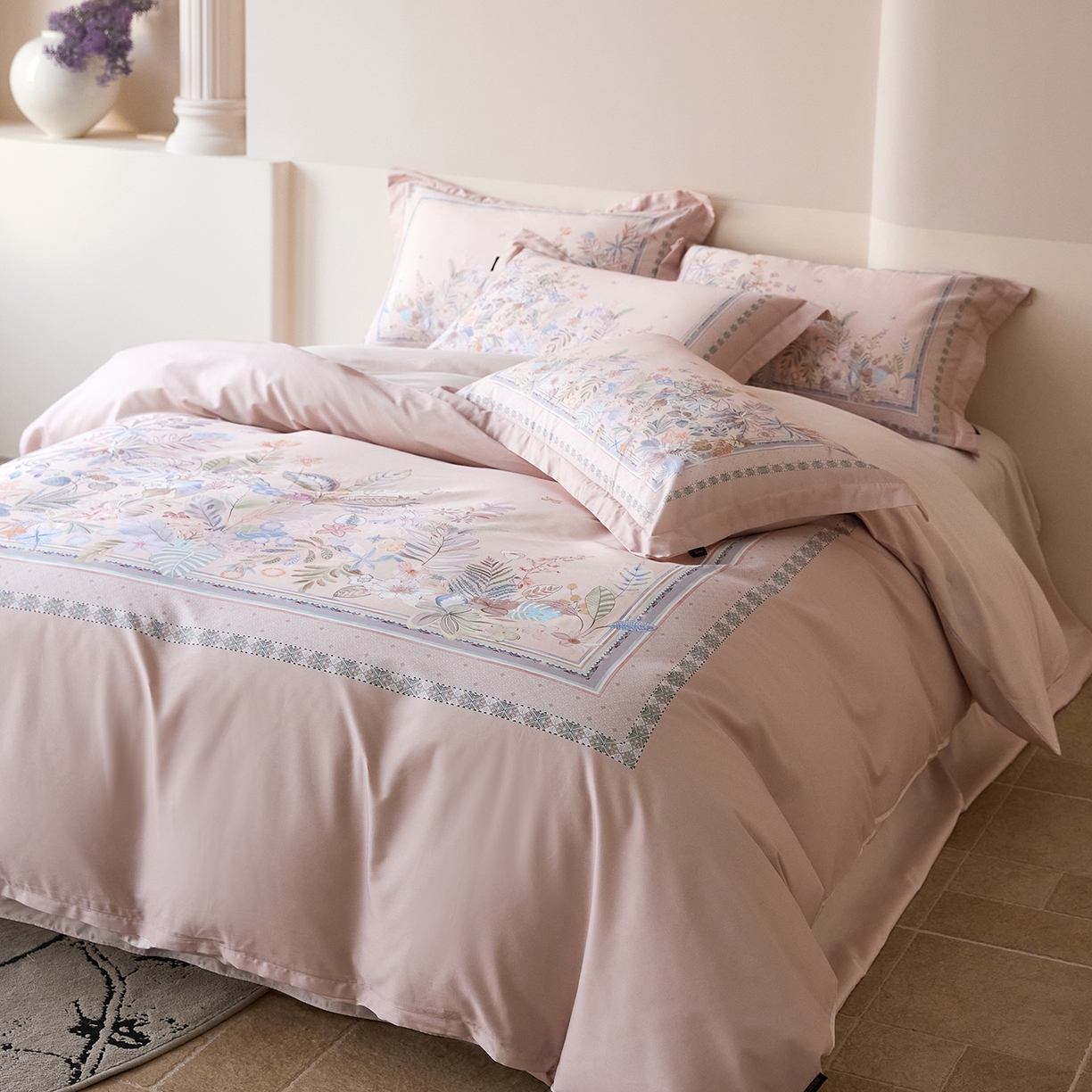 91家纺网 家纺一手货源 找家纺 梧桐树 2026新款60长绒棉平网大版系列四件套 P22梦之瑶粉