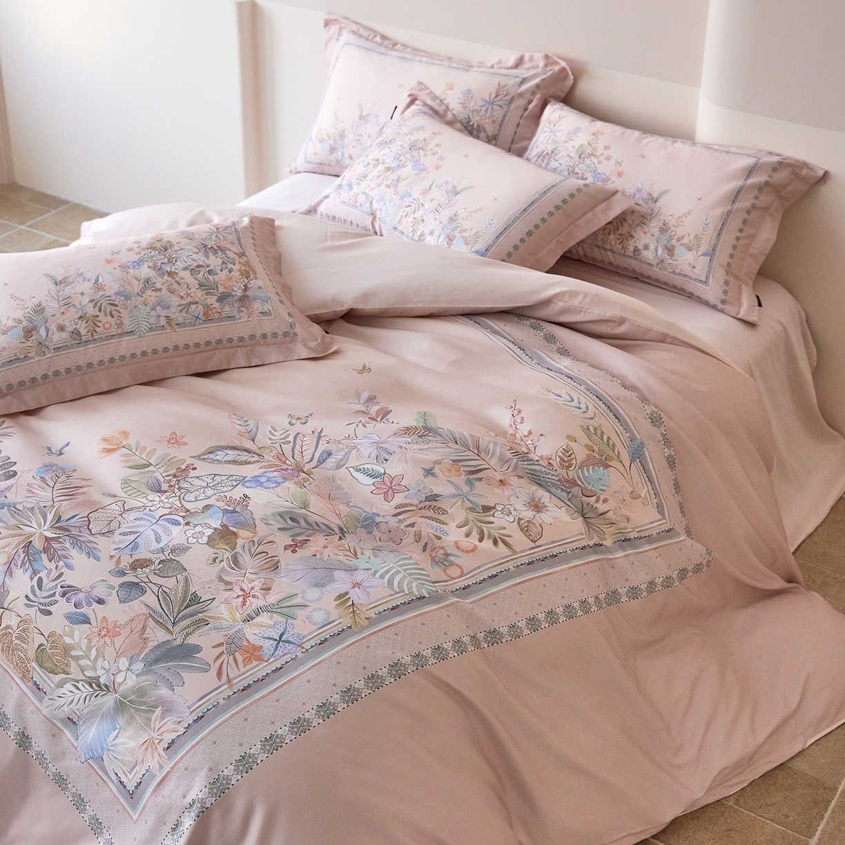 91家纺网 家纺一手货源 找家纺 梧桐树 2026新款60长绒棉平网大版系列四件套 P22梦之瑶粉