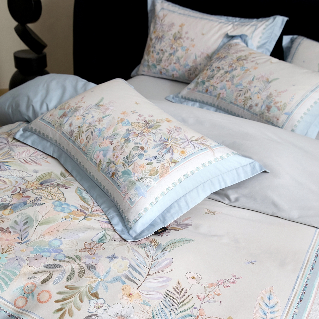 91家纺网 家纺一手货源 找家纺 梧桐树 2026新款60长绒棉平网大版系列四件套 P22梦之瑶蓝