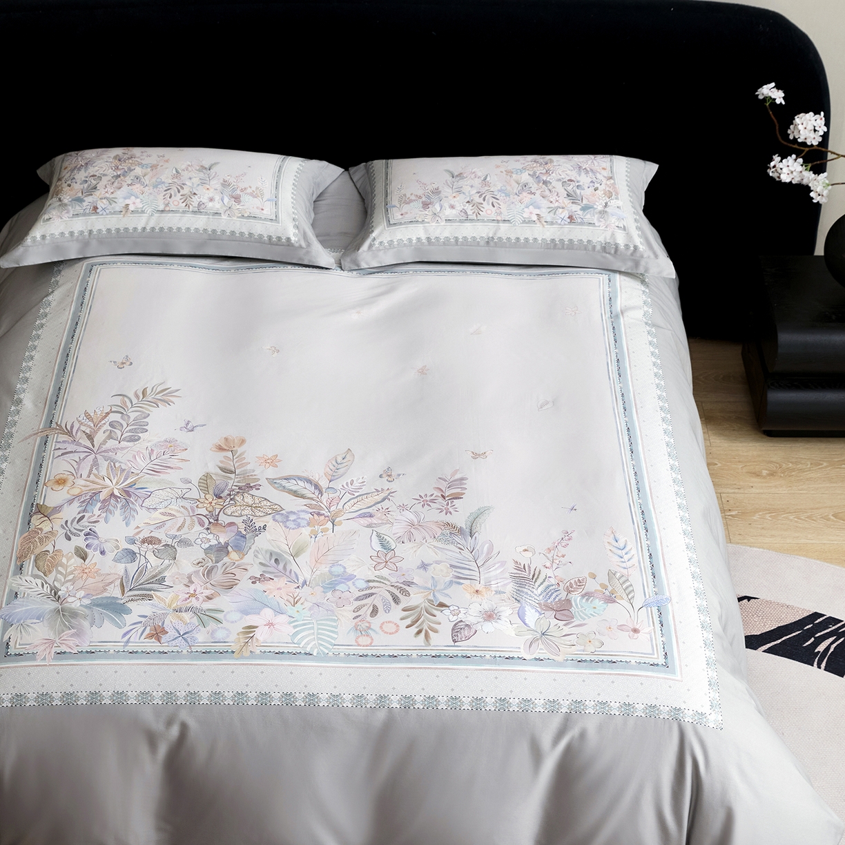 91家纺网 家纺一手货源 找家纺 梧桐树 2026新款60长绒棉平网大版系列四件套 P23梦之瑶灰