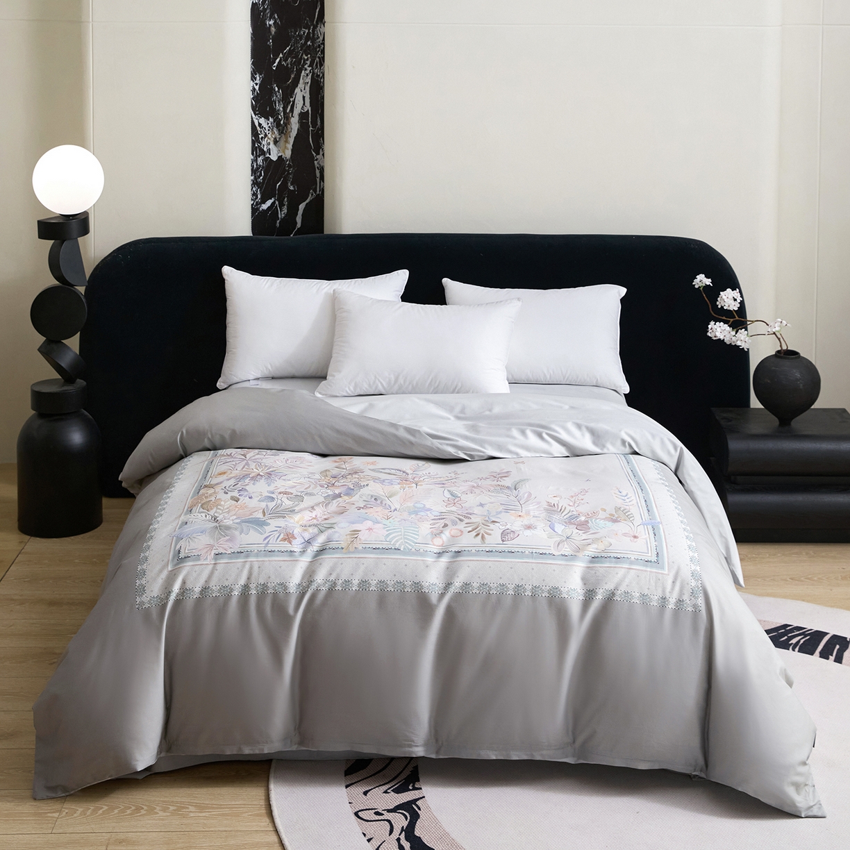 91家纺网 家纺一手货源 找家纺 梧桐树 2026新款60长绒棉平网大版系列四件套 P23梦之瑶灰