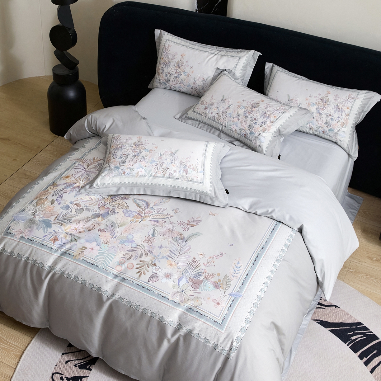 91家纺网 家纺一手货源 找家纺 梧桐树 2026新款60长绒棉平网大版系列四件套 P23梦之瑶灰