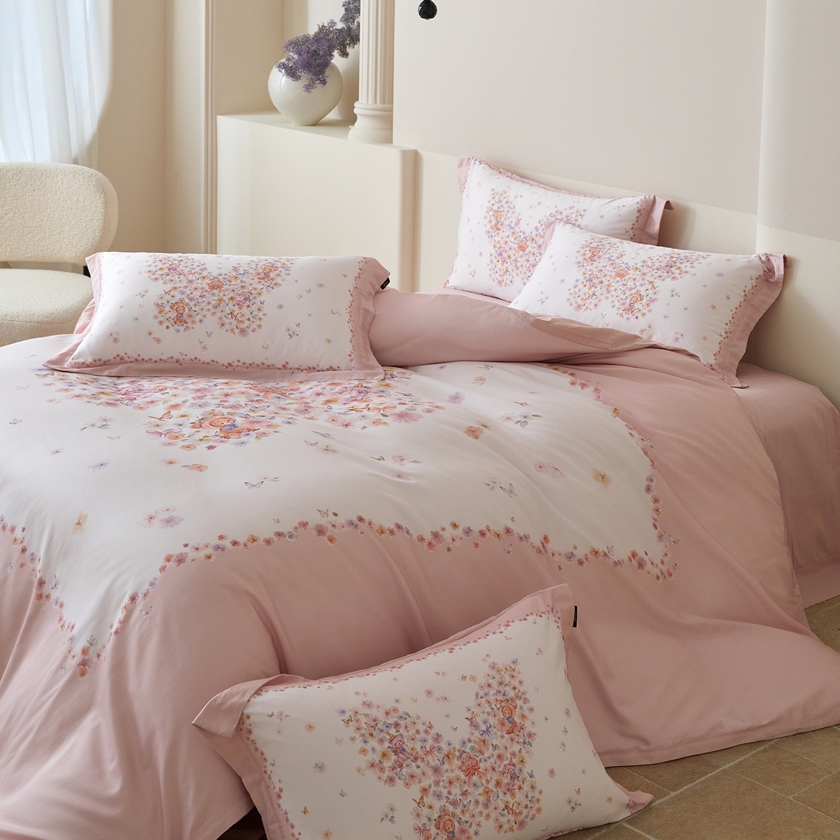 91家纺网 家纺一手货源 找家纺 梧桐树 2026新款60长绒棉平网大版系列四件套 P25蝶梦粉