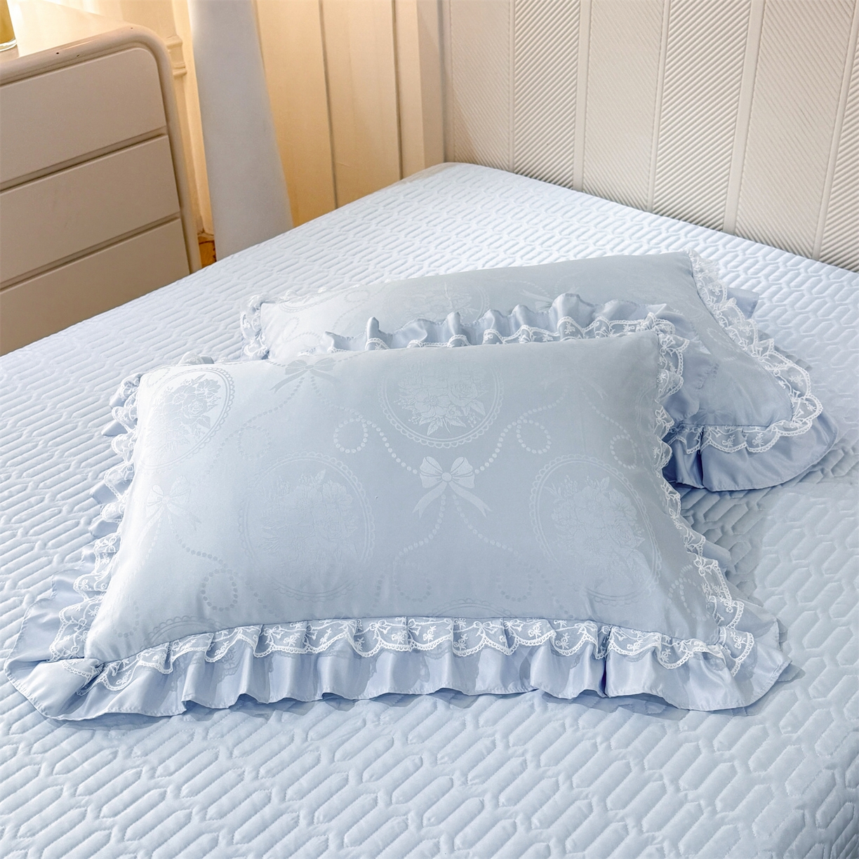 91家纺网 家纺一手货源 找家纺 优贝家纺 2026春夏新款提花水洗天丝冰丝天丝韩版夹棉床盖四件套 花涧-天蓝