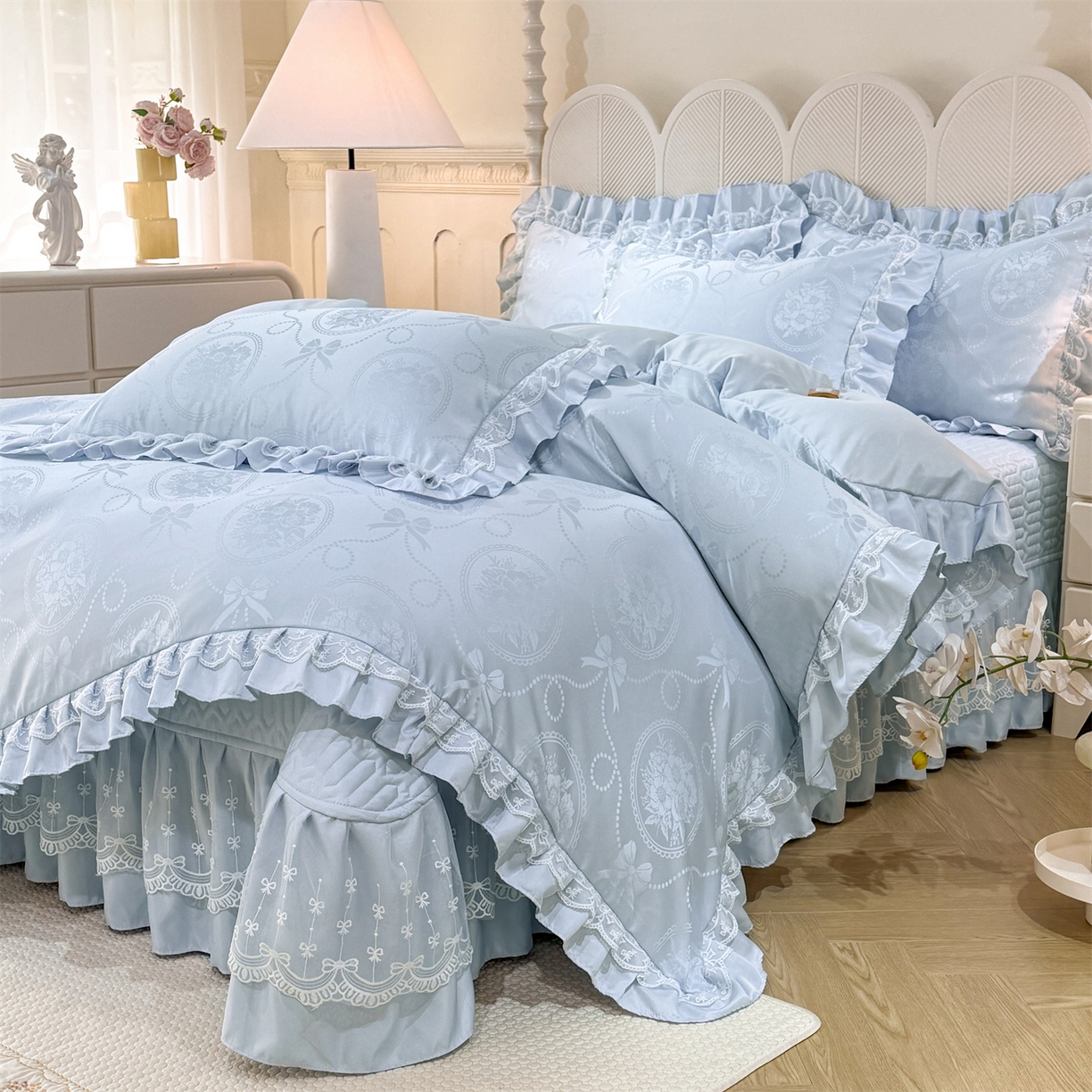 91家纺网 家纺一手货源 找家纺 优贝家纺 2026春夏新款提花水洗天丝冰丝天丝韩版夹棉床盖四件套 花涧-天蓝