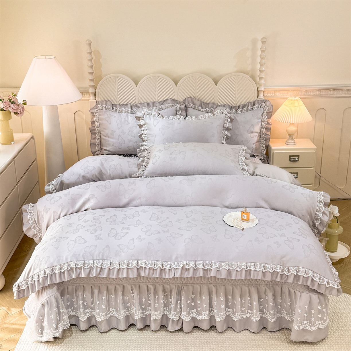 91家纺网 家纺一手货源 找家纺 优贝家纺 2026春夏新款提花水洗天丝冰丝天丝韩版夹棉床盖四件套 蝶舞-绅士灰