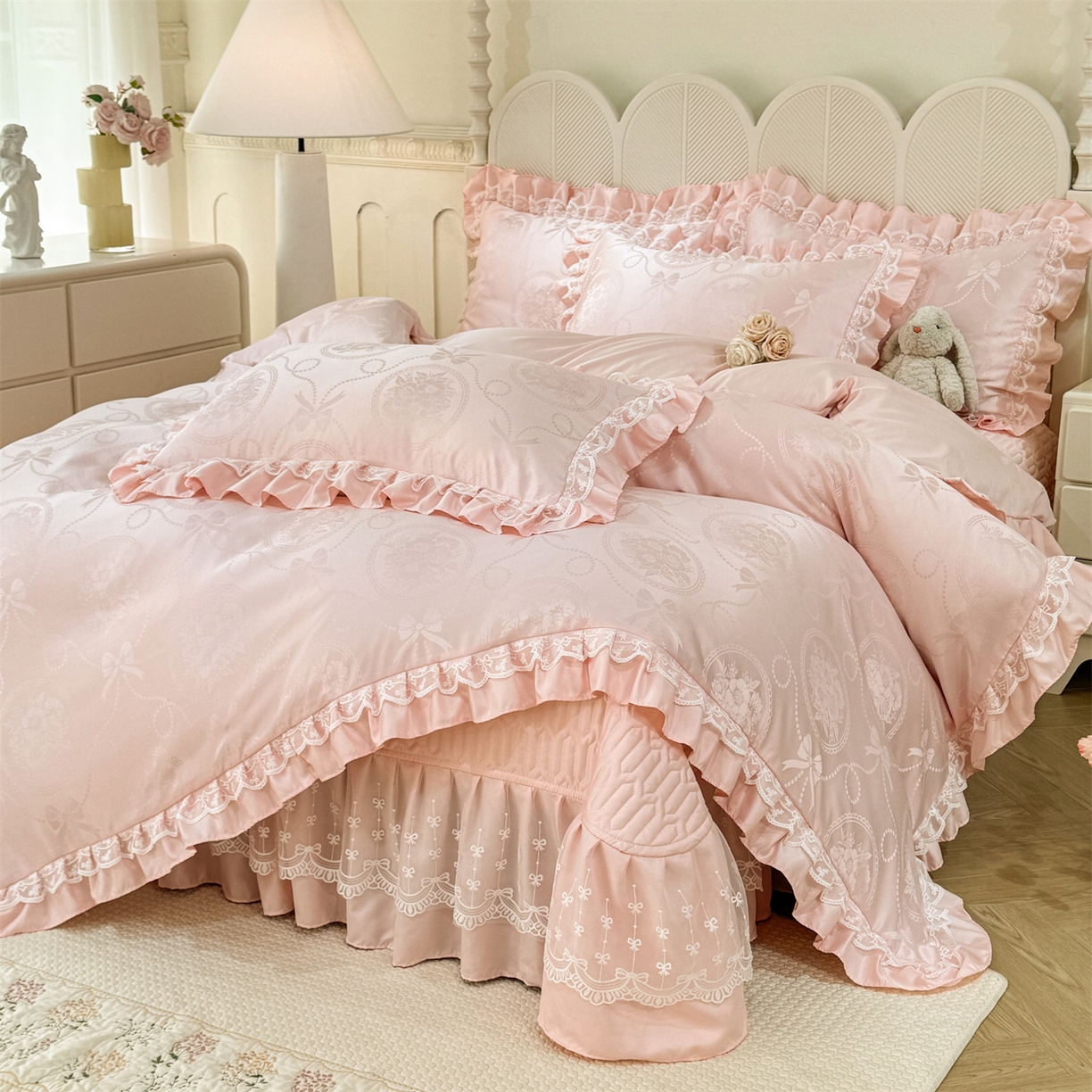 91家纺网 家纺一手货源 找家纺 优贝家纺 2026春夏新款提花水洗天丝冰丝天丝韩版夹棉床盖四件套 花涧-粉玉