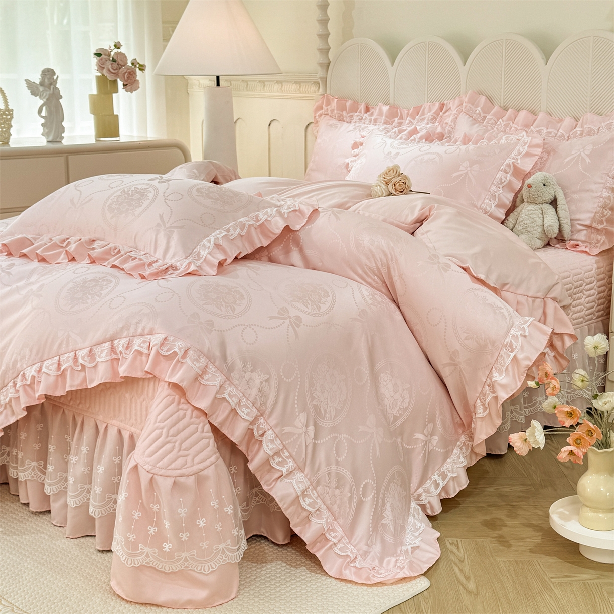 91家纺网 家纺一手货源 找家纺 优贝家纺 2026春夏新款提花水洗天丝冰丝天丝韩版夹棉床盖四件套 花涧-粉玉