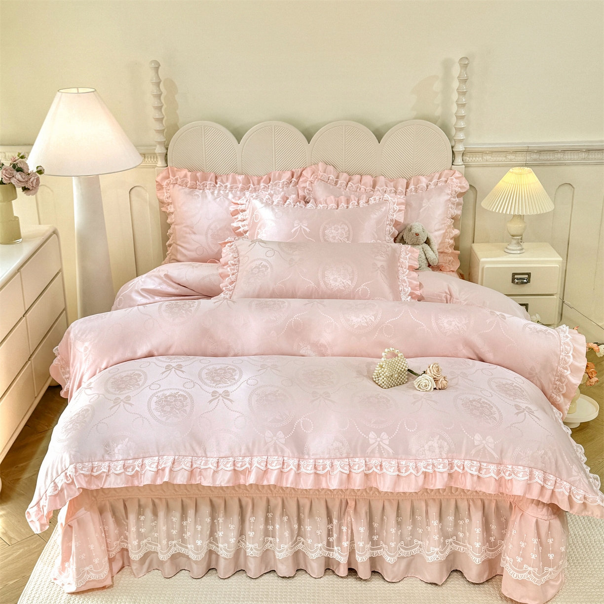 91家纺网 家纺一手货源 找家纺 优贝家纺 2026春夏新款提花水洗天丝冰丝天丝韩版夹棉床盖四件套 花涧-粉玉