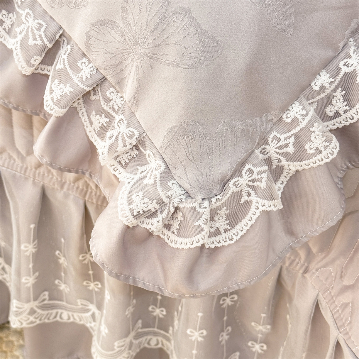 91家纺网 家纺一手货源 找家纺 优贝家纺 2026春夏新款提花水洗天丝冰丝天丝韩版夹棉床盖四件套 蝶舞-绅士灰