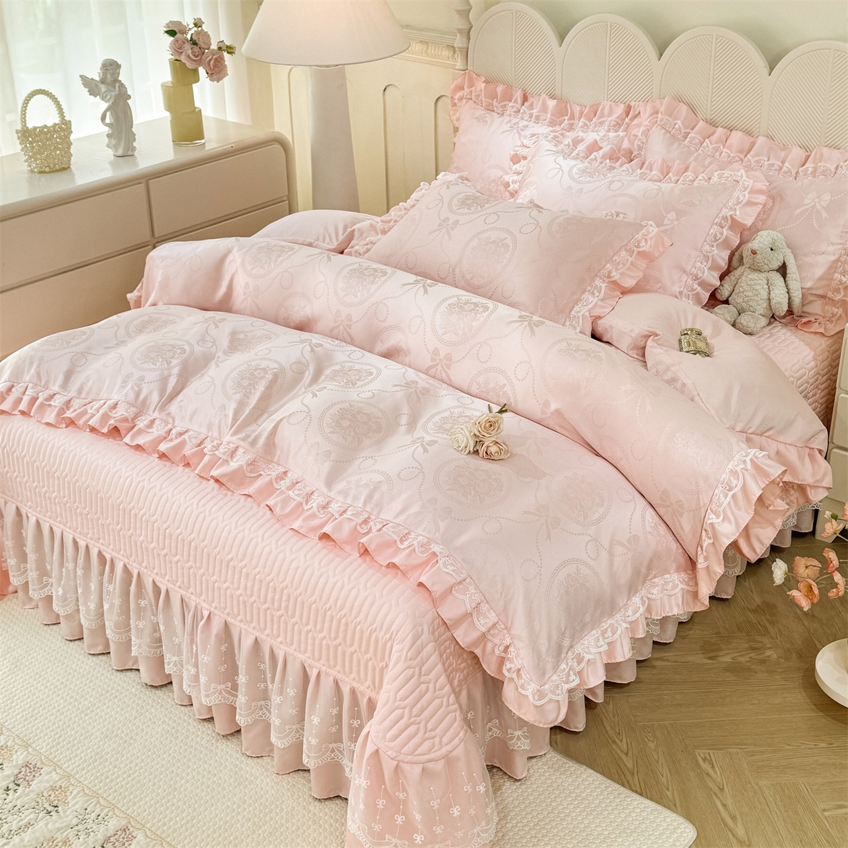 91家纺网 家纺一手货源 找家纺 优贝家纺 2026春夏新款提花水洗天丝冰丝天丝韩版夹棉床盖四件套 花涧-粉玉