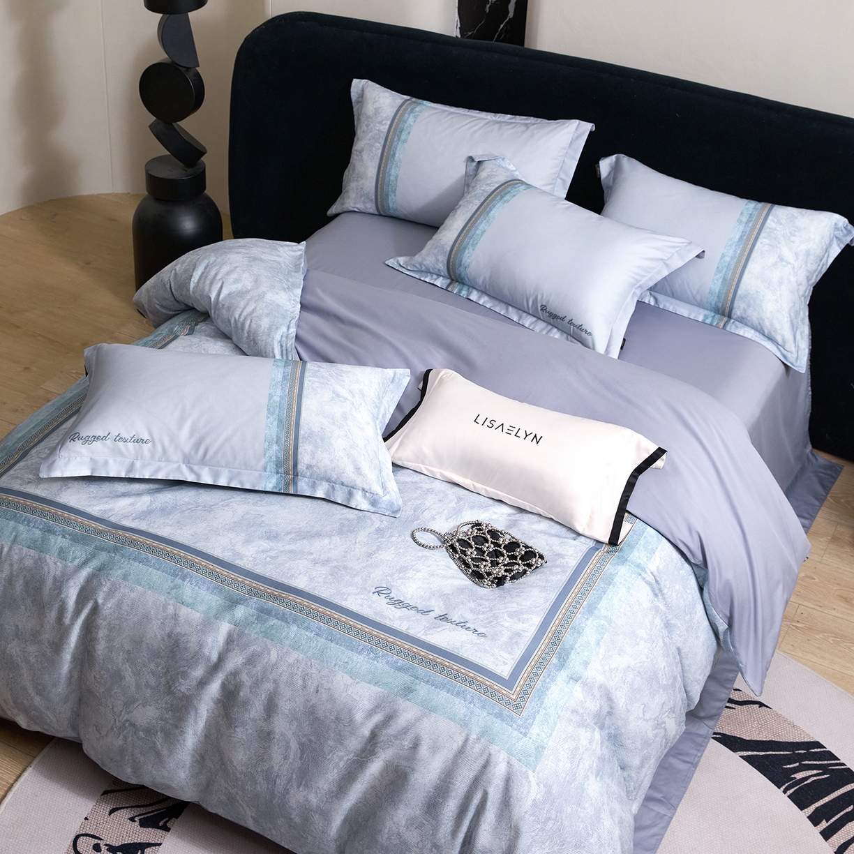 91家纺网 家纺一手货源 找家纺 梧桐树 2026新款60长绒棉平网大版系列四件套 P27罗卡芙兰