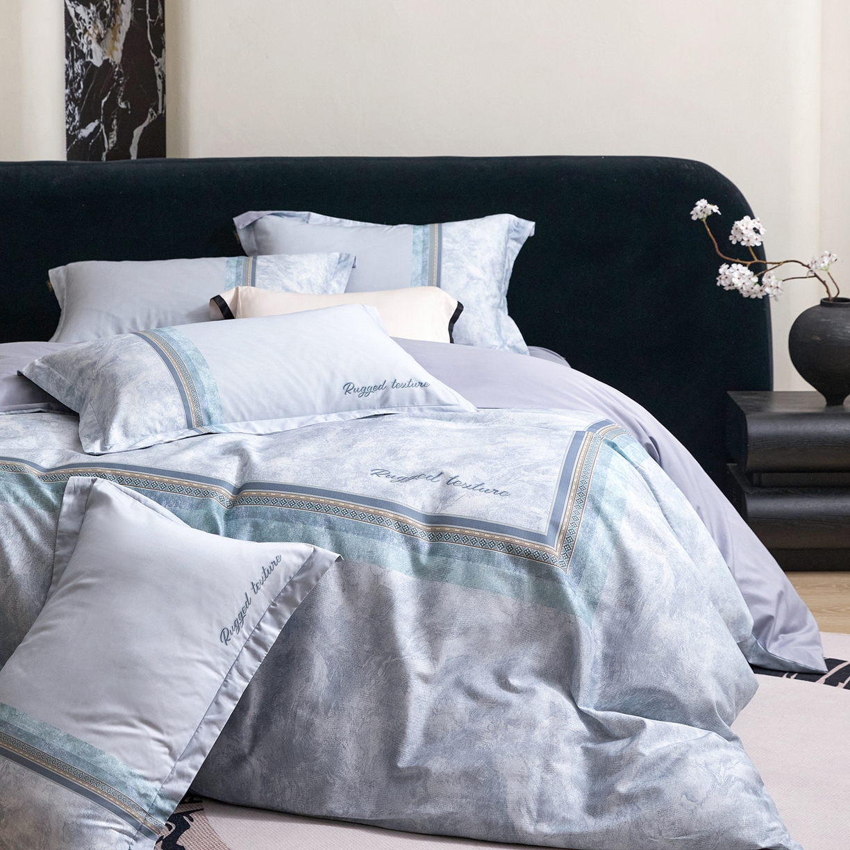 91家纺网 家纺一手货源 找家纺 梧桐树 2026新款60长绒棉平网大版系列四件套 P27罗卡芙兰