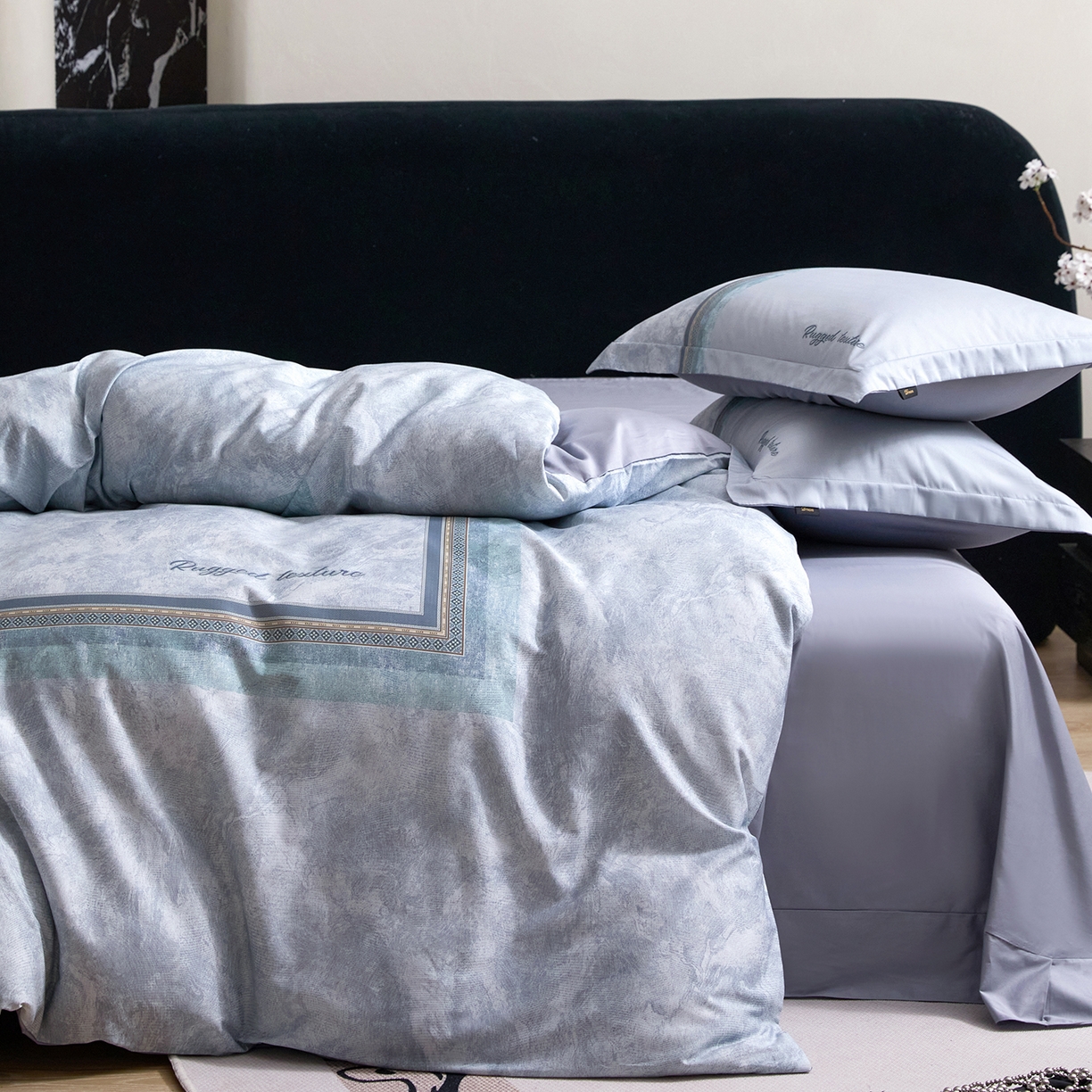 91家纺网 家纺一手货源 找家纺 梧桐树 2026新款60长绒棉平网大版系列四件套 P27罗卡芙兰