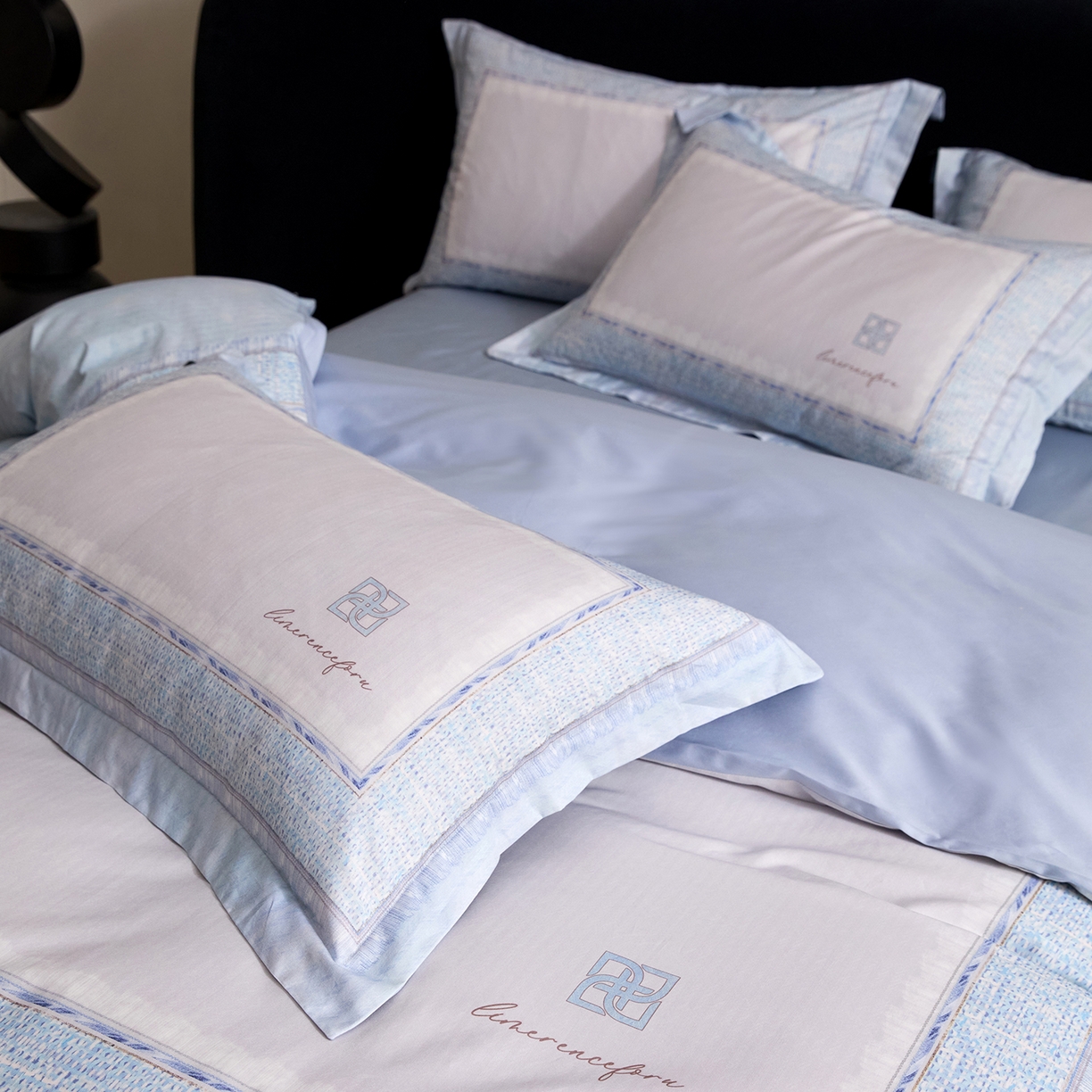 91家纺网 家纺一手货源 找家纺 梧桐树 2026新款60长绒棉平网大版系列四件套 P29罗曼蓝