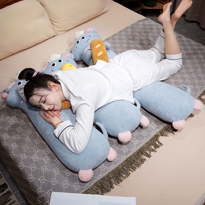 91家纺网 家纺一手货源 找家纺 仟亿莱 2026新款鼠大厨趣味长条抱枕 组合图仅供展示不可下单