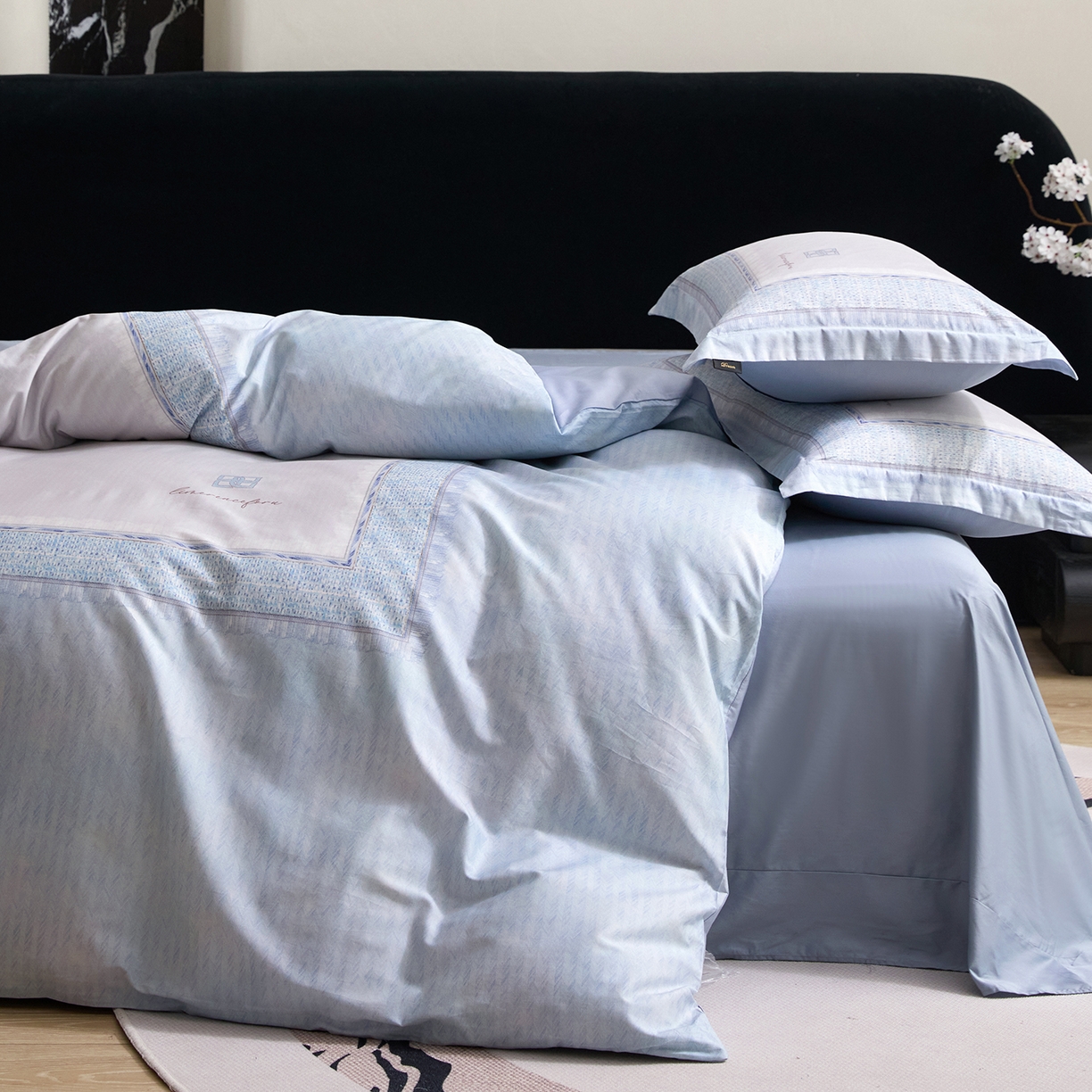 91家纺网 家纺一手货源 找家纺 梧桐树 2026新款60长绒棉平网大版系列四件套 P29罗曼蓝