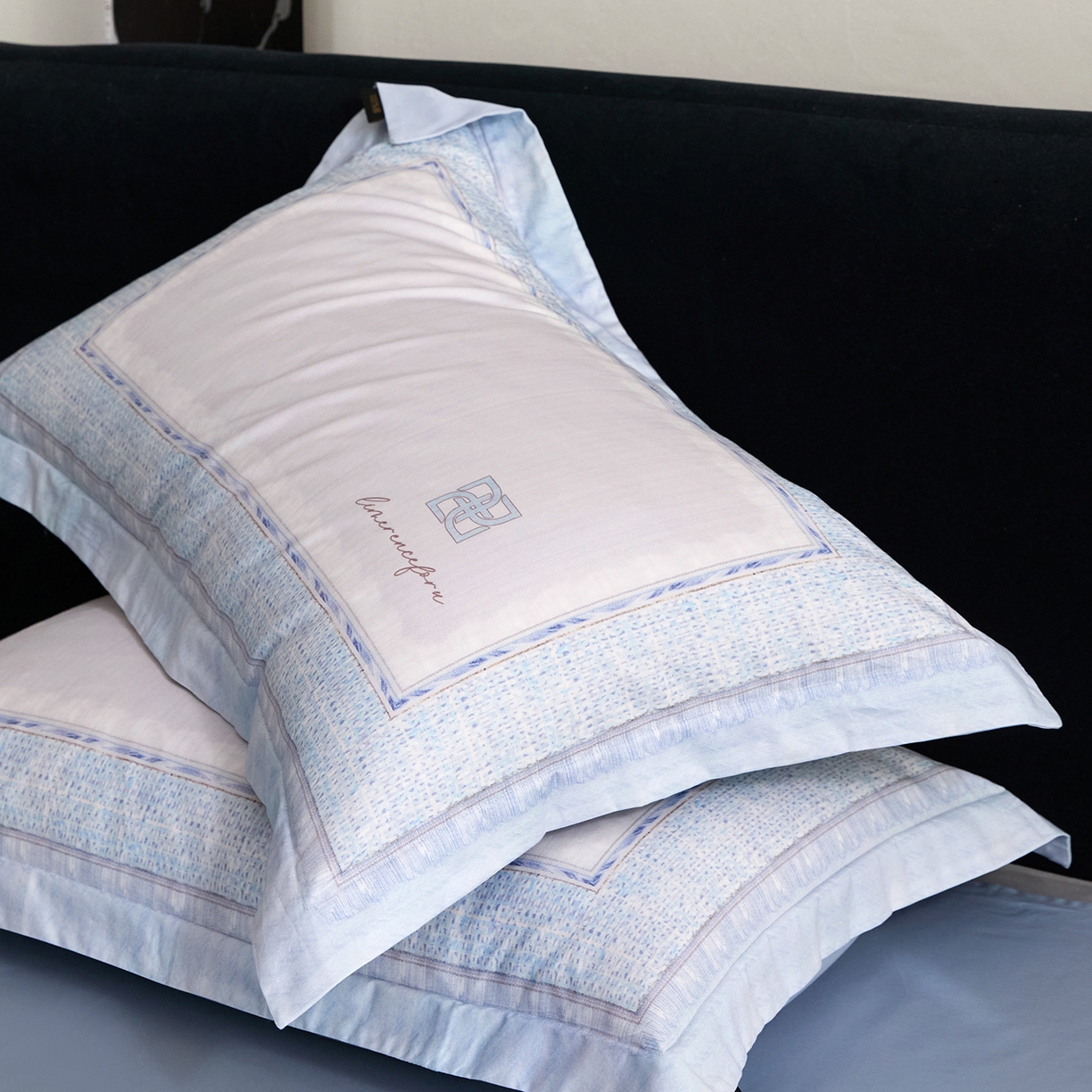 91家纺网 家纺一手货源 找家纺 梧桐树 2026新款60长绒棉平网大版系列四件套 P29罗曼蓝