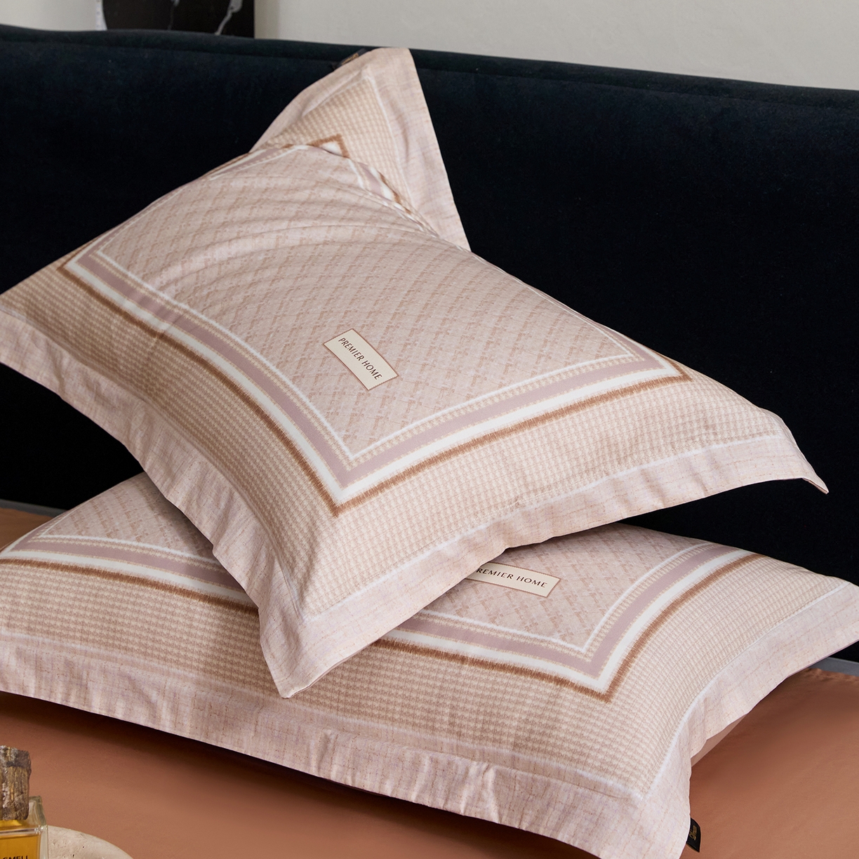 91家纺网 家纺一手货源 找家纺 梧桐树 2026新款60长绒棉平网大版系列四件套 P32漫巴黎咖