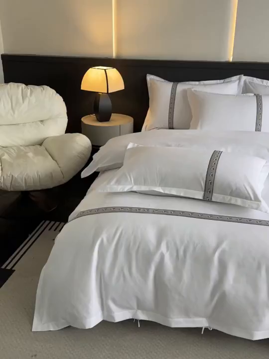 91家纺网 家纺一手货源 找家纺 梦庭帛美 2026新款酒店布草宾馆亲肤四件套 晚樱