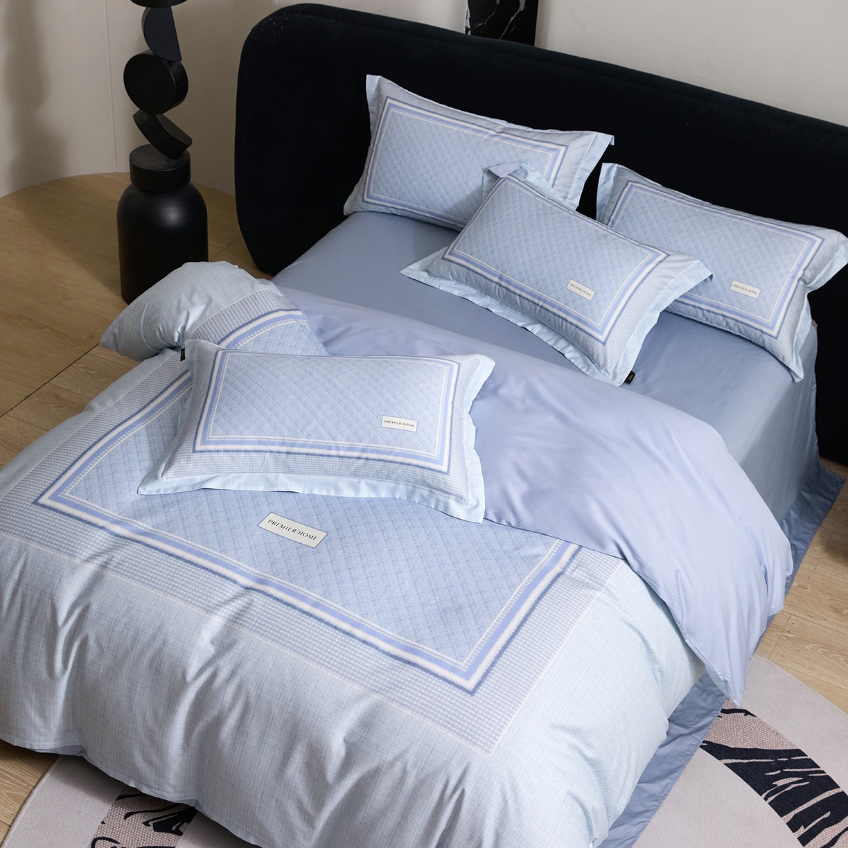 91家纺网 家纺一手货源 找家纺 梧桐树 2026新款60长绒棉平网大版系列四件套 P32漫巴黎蓝