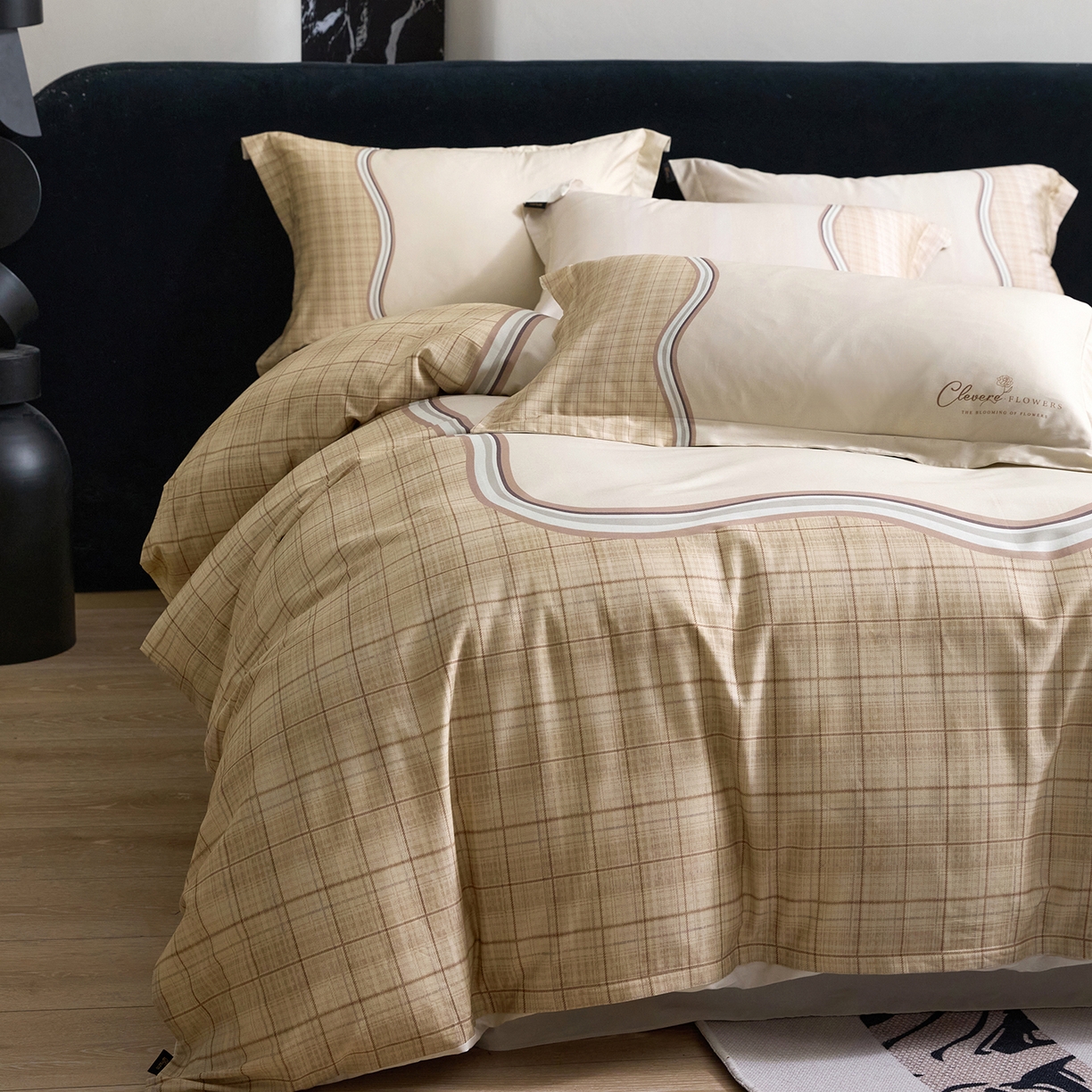 91家纺网 家纺一手货源 找家纺 梧桐树 2026新款60长绒棉平网大版系列四件套 P33幻境咖