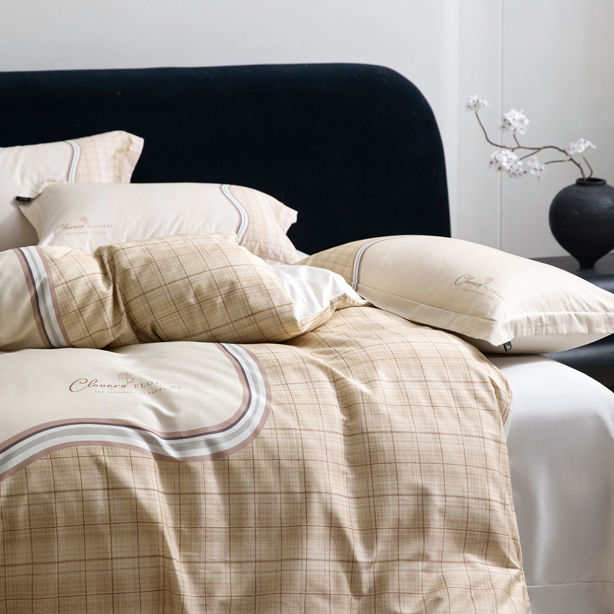 91家纺网 家纺一手货源 找家纺 梧桐树 2026新款60长绒棉平网大版系列四件套 P33幻境咖