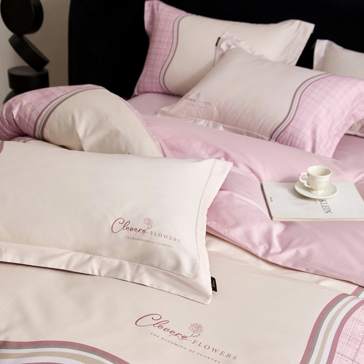 91家纺网 家纺一手货源 找家纺 梧桐树 2026新款60长绒棉平网大版系列四件套 P34幻境粉