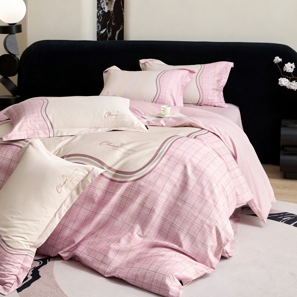 91家纺网 家纺一手货源 找家纺 梧桐树 2026新款60长绒棉平网大版系列四件套 P34幻境粉