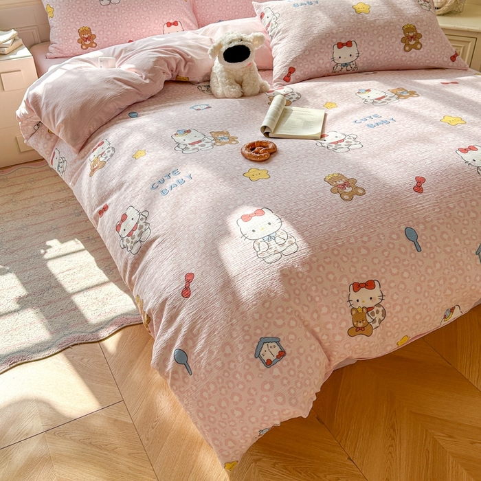 91家纺网 家纺一手货源 找家纺 女子家纺 2026春夏新款云感皱皱纱小清新四件套 哈喽猫咪-粉